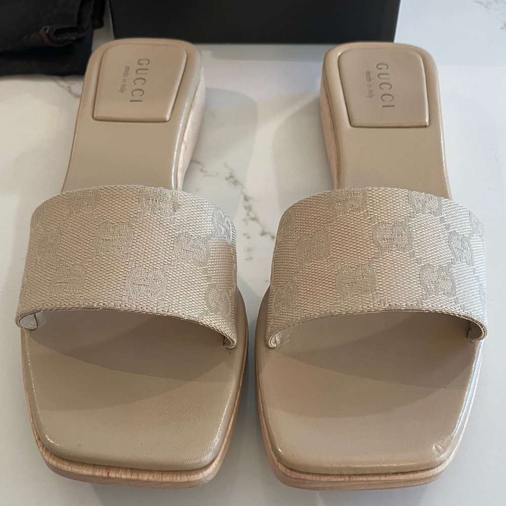 Like new Gucci slides